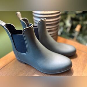 Sam Edelman Olive Boots with Gold Accent Size 9